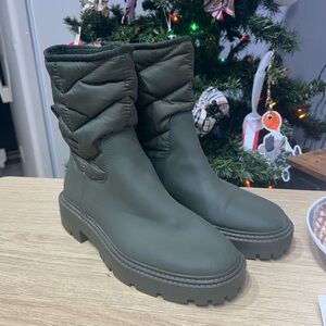 Zara Women's Green Winter Boots Size 37